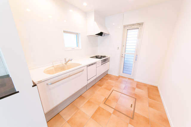 素焼きの味わいが魅力的なテラコッタタイル、その特徴と注意点を紹介