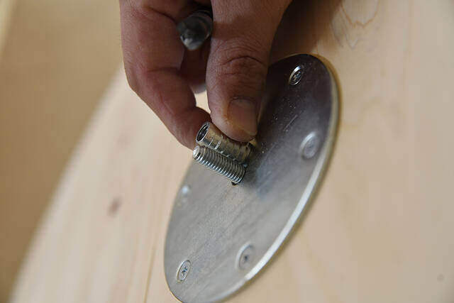 この脚、材料は