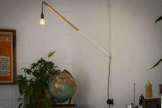 釣り用品の思わぬ活用法!?憧れの壁付けアームライトをDIY