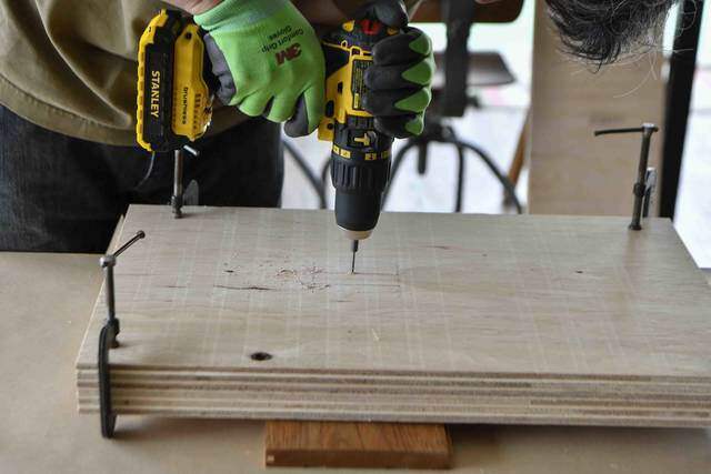 家中どこでもワークスペース！3×6合板1枚から作れる折りたたみデスク&ベンチ