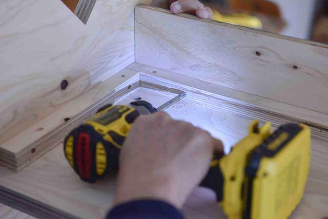 材料費8000円で実現◎1台2役の3段収納&カウンター！