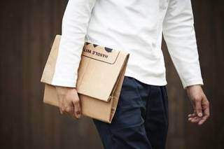 使用済みダンボールでクラッチバッグをDIY | カシワバラさんの暮らし。