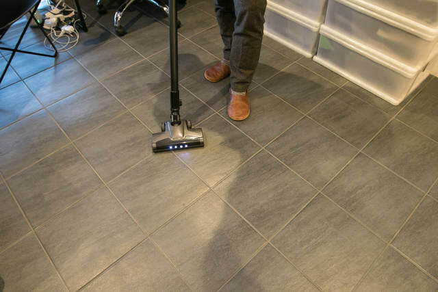 異国のホテル感を演出するのはタイル床!シックな雰囲気にこだわり抜いたリノベ部屋