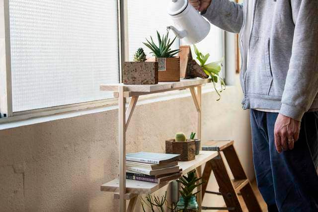 魅せて、映える、三段ラック!2つの木材でかんたんDIY!