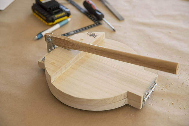 爆速で生地作り！“タコスプレスマシン”DIYでホームパーティがもっと楽しくなる