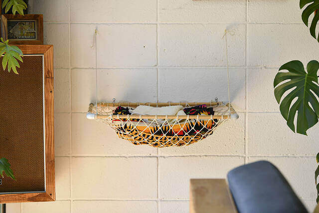 収納難民大歓喜!!コンパクト&便利な壁面収納を“アレ”で作る!