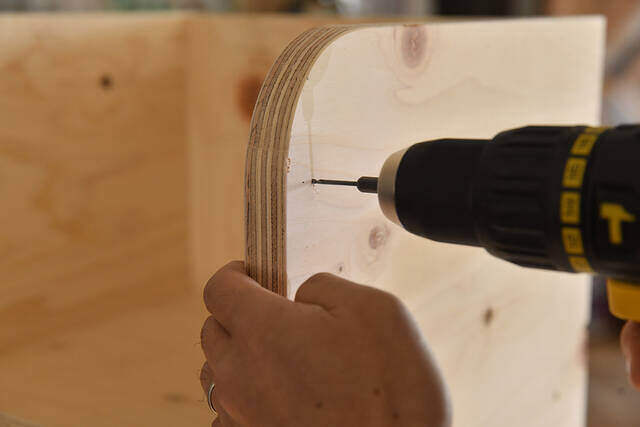 雑誌・植物これ一台！“大容量”で“飾れる”欲張りレコードラックをDIY