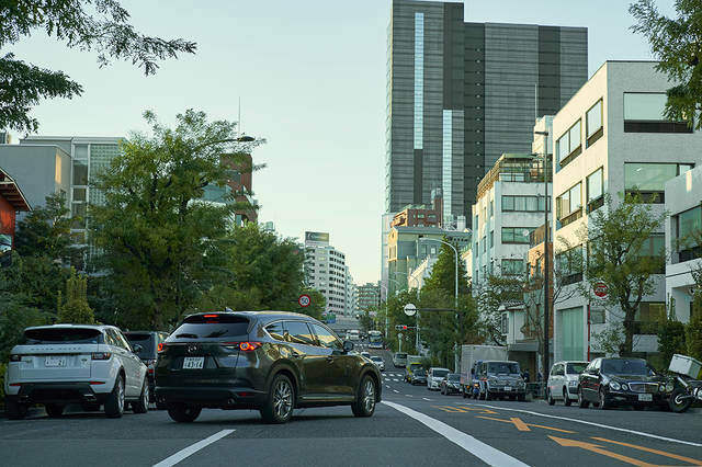 BORDERLESS FILED／OAKLEYのアイウェアとのぞむ絶景