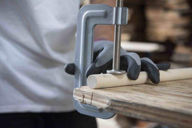 丸棒×セメントで作るDIY傘立て!自宅の玄関サイズにオーダーメイド