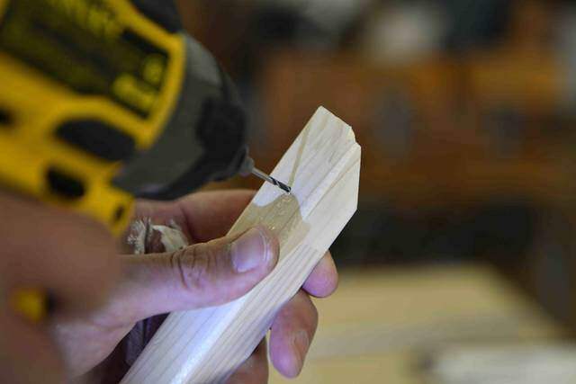 この木材、気が利く…！“ほぼカットだけ”で作れるオリジナルフレーム