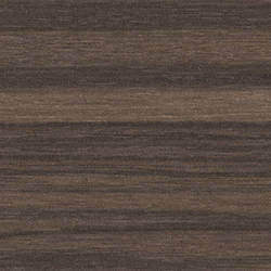 浴室の壁をパネルで模様替え!DIYとリフォームの違いとは?