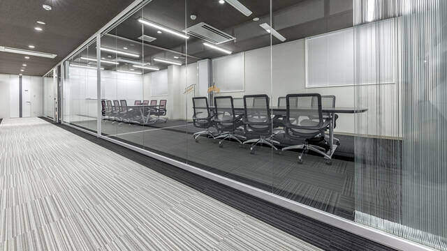 オフィスは床でイメージが変わる! 使用される床材や事例を紹介