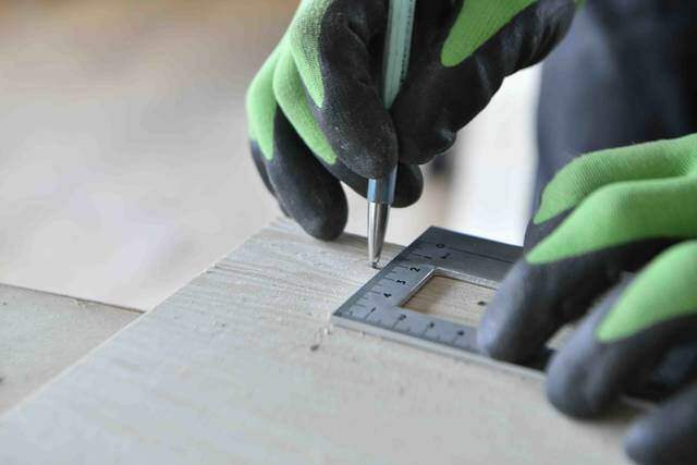 家中どこでもワークスペース！3×6合板1枚から作れる折りたたみデスク&ベンチ