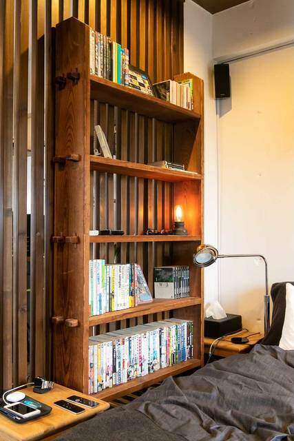 パーテーションで目を惹くデザインに！ラグジュアリーさを意識したリノベルーム