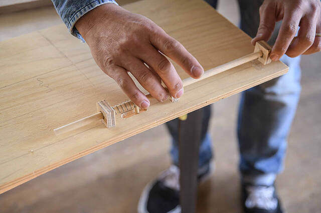 お部屋に春(スプリング)到来!バネを活用した技アリ収納棚をDIY