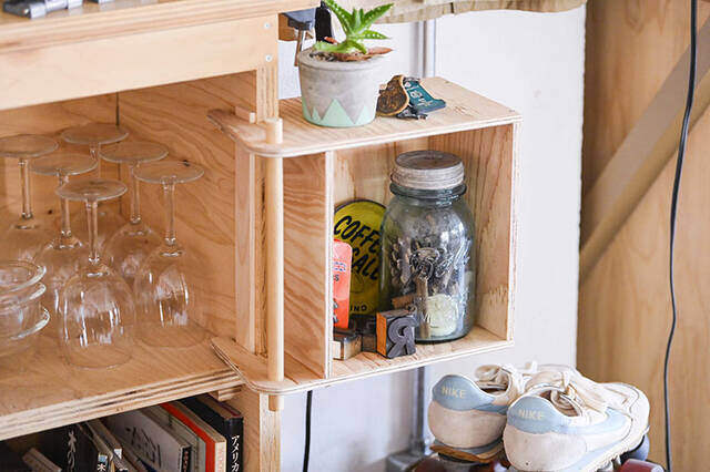 机や棚に“ちょい足し”DIY！？欲しい所に欲しい物を置ける超・便利レシピが登場
