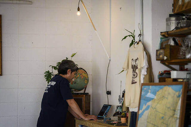 釣り用品の思わぬ活用法!?憧れの壁付けアームライトをDIY