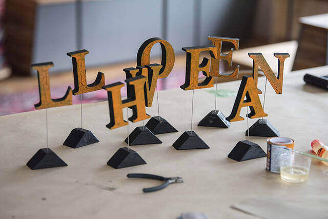 今年のハロウィンは塗って・割る!ムード抜群の本格派飾りをかんたんDIY