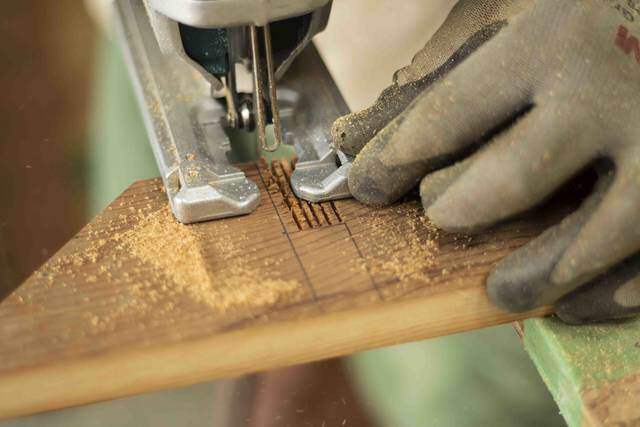 たった4枚の板でベンチが完成！侘び寂びを感じる和モダン家具