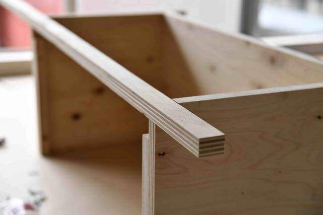 コードのゴチャつきスッキリ解決！収納上手なテレビ台をDIY！