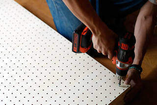 2×4材と有孔ボードで可動式シェルフをDIY！ | カシワバラさんの暮らし。