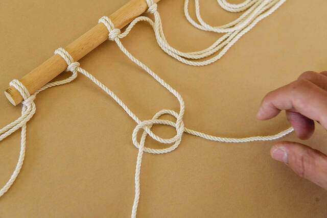 収納難民大歓喜!!コンパクト&便利な壁面収納を“アレ”で作る!