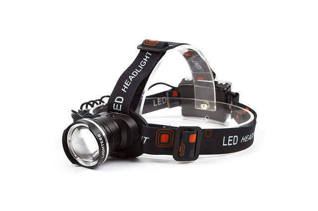 アウトドアに必須なヘッドライト22選！キャンプにハイキングにも！