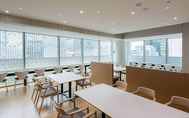 オフィス窓について考える時の参考に!その種類やガラス、周辺グッズとは