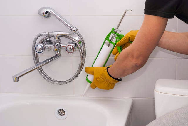 お風呂のタイルをDIYで張り替える!失敗しない手順と基礎知識