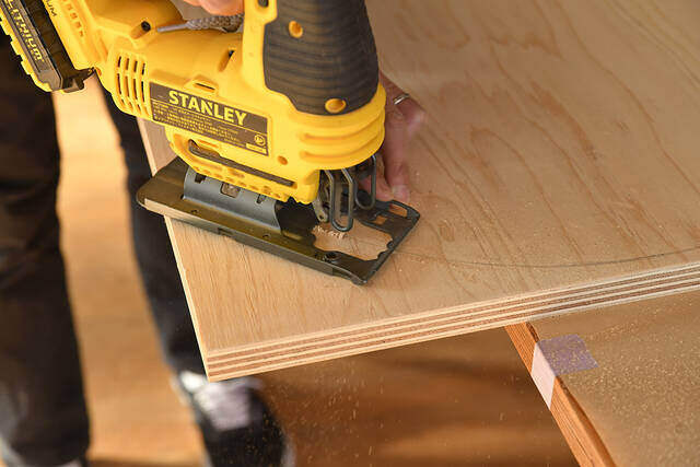 この脚、材料は