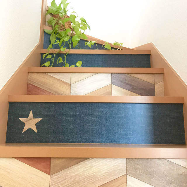 ヘリンボーン壁紙でイメチェン!クラシカルなお部屋を作る参考実例