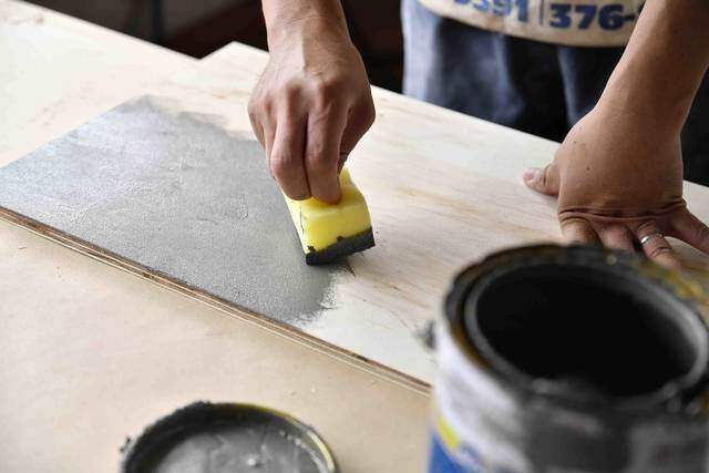 コードのゴチャつきスッキリ解決！収納上手なテレビ台をDIY！