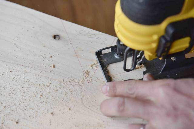 材料費8000円で実現◎1台2役の3段収納&カウンター！