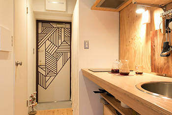 マスキングテープでアレンジ！可動棚リノベを自分好みに仕上げる小粋なテクニック