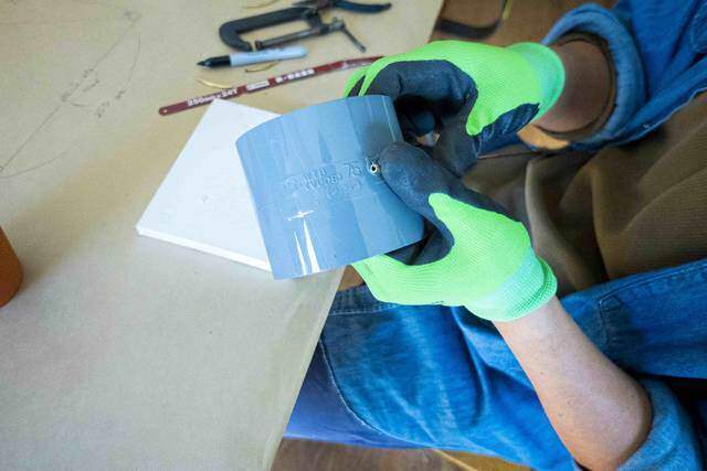 2本の真鍮で作る洒落顔DIY!インテリアを選ばず映えるプラントハンガー