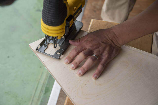 材料費3000円以下で家具作り!飾って片付くディスプレイラックをDIY!