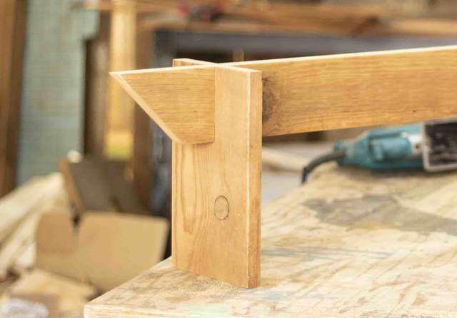 たった4枚の板でベンチが完成！侘び寂びを感じる和モダン家具