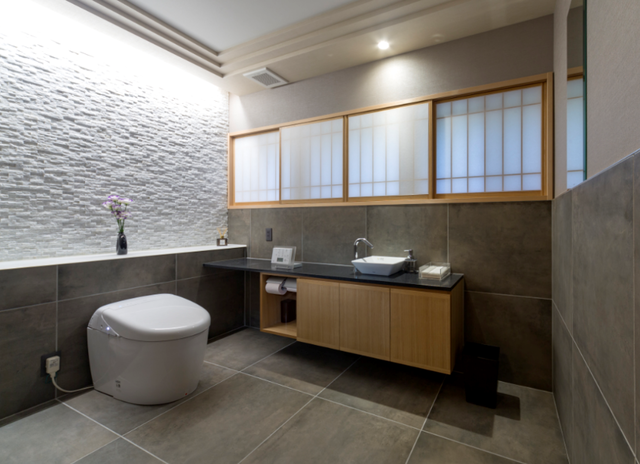 トイレをもっとオシャレに!ホテルライクな”高級感”を作る内装アイデア
