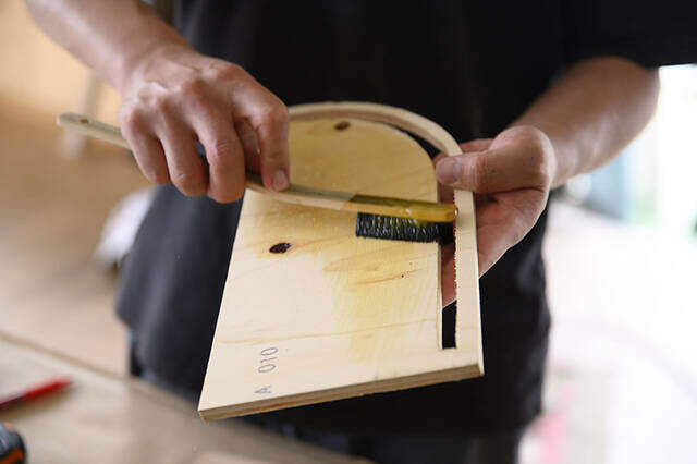 クセになるこの開閉式!木製ブレッドケースDIYで叶える“シャレ収納”