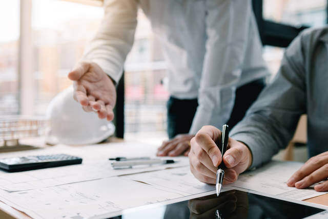 劣化した浴室ドアの交換をDIYで出来る?費用の目安はどのくらい?