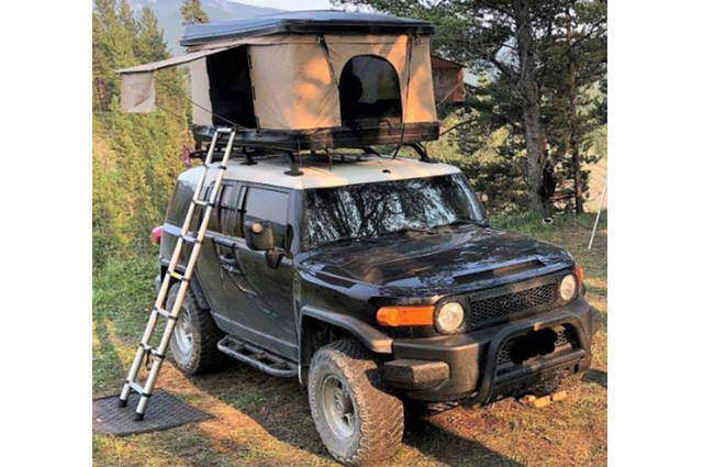 自分の車をホテルに!車中泊の雰囲気が変わるルーフテント19選!