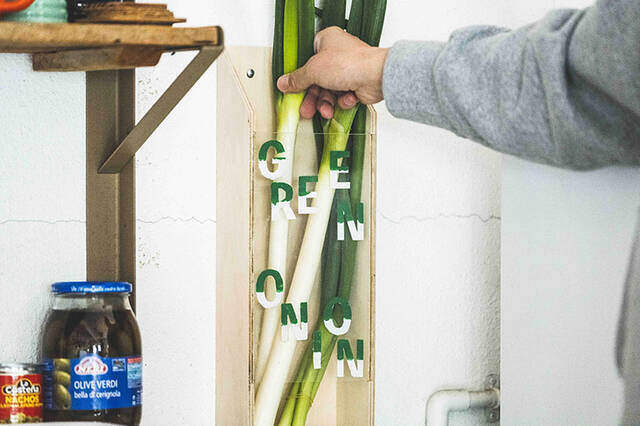 誕生“ネギスタンド”。キッチンをスマートに魅せる新しい生活必需品