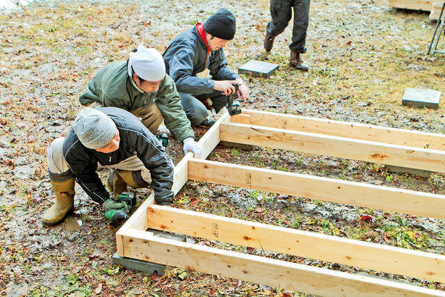 DIYで作れる!片屋根デッキ付きの多目的小屋制作ガイド