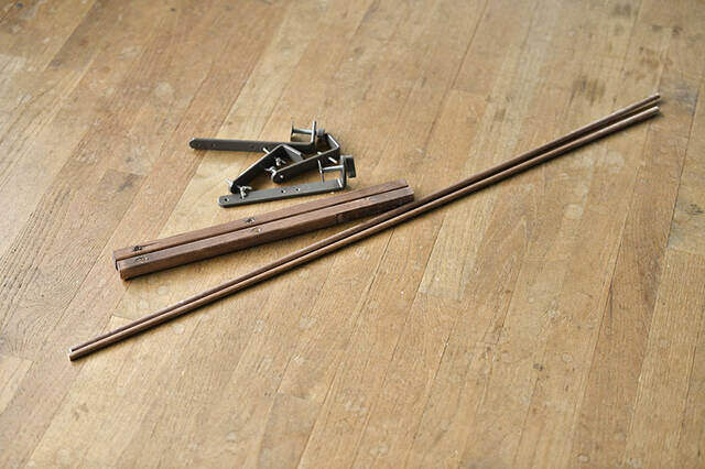 どんな場所でも挟むだけ!“IKEAクランプ”で省スペースなディスプレイラックをDIY