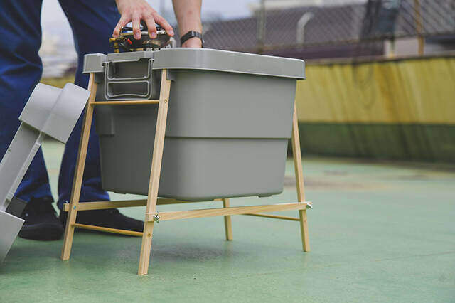 “仕舞えるだけ”の収納で満足?汚れも防げる超快適サイドテーブルをDIY