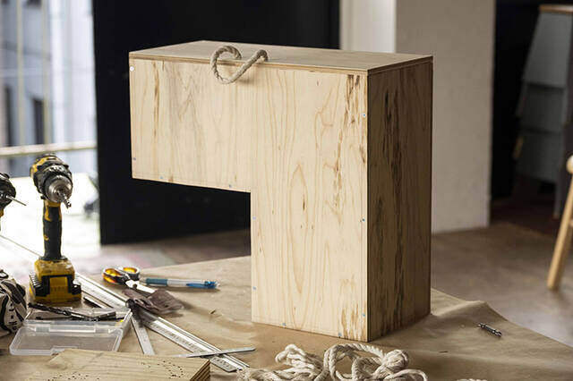 まるで“木製テトリス”!階段を活用したステアボックスをDIY