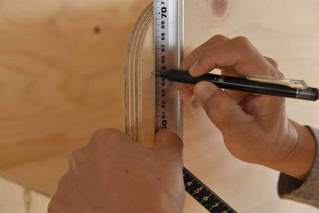 雑誌・植物これ一台！“大容量”で“飾れる”欲張りレコードラックをDIY