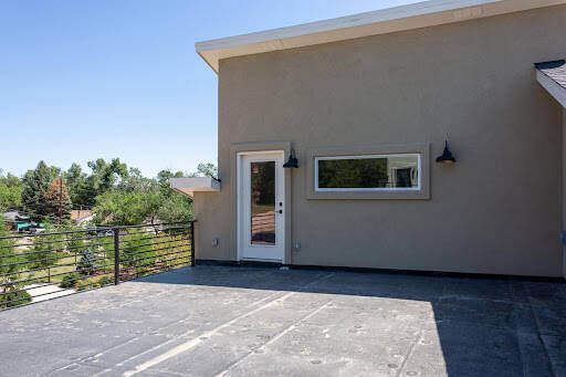 ルーフバルコニーとは? 魅力や活用シーン、注意点などを解説