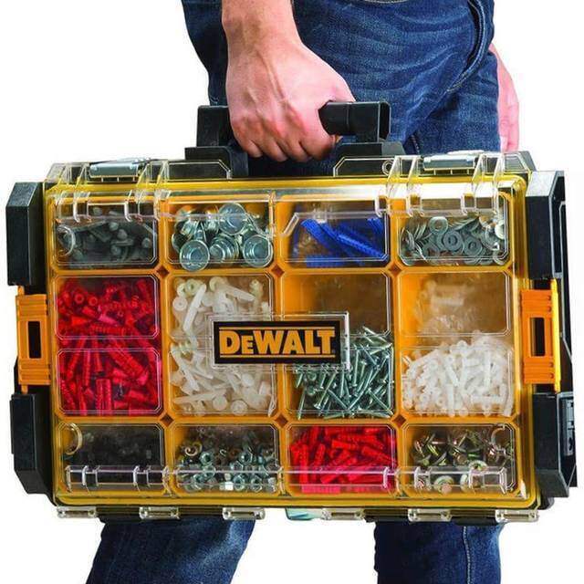 TOUGHSYSTEMはガレージと好相性!アウトドアでも使える壁掛けOKなツールボックス