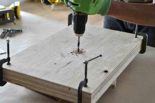 家中どこでもワークスペース！3×6合板1枚から作れる折りたたみデスク&ベンチ